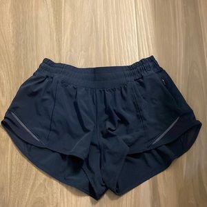 navy lulu lemon size 6 hotty hot shorts